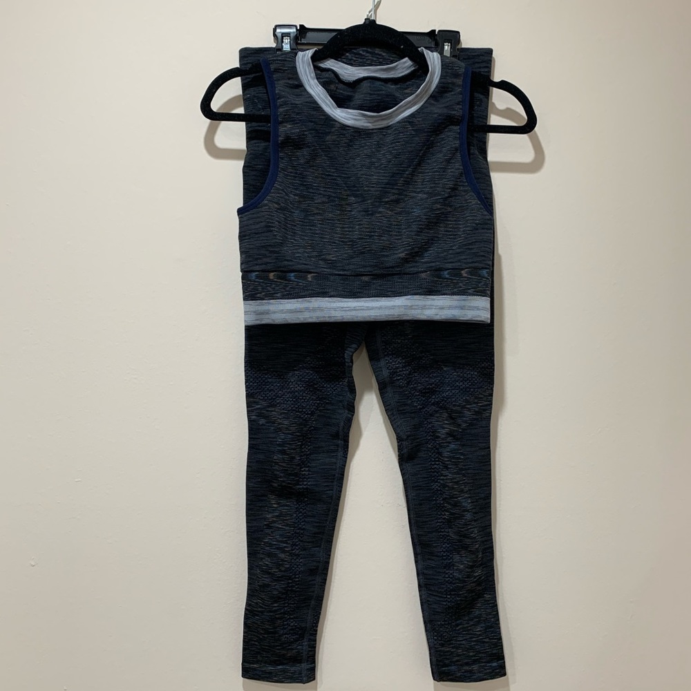 LNDR M/L Charcoal Gray Sports Bra & Leggings Set